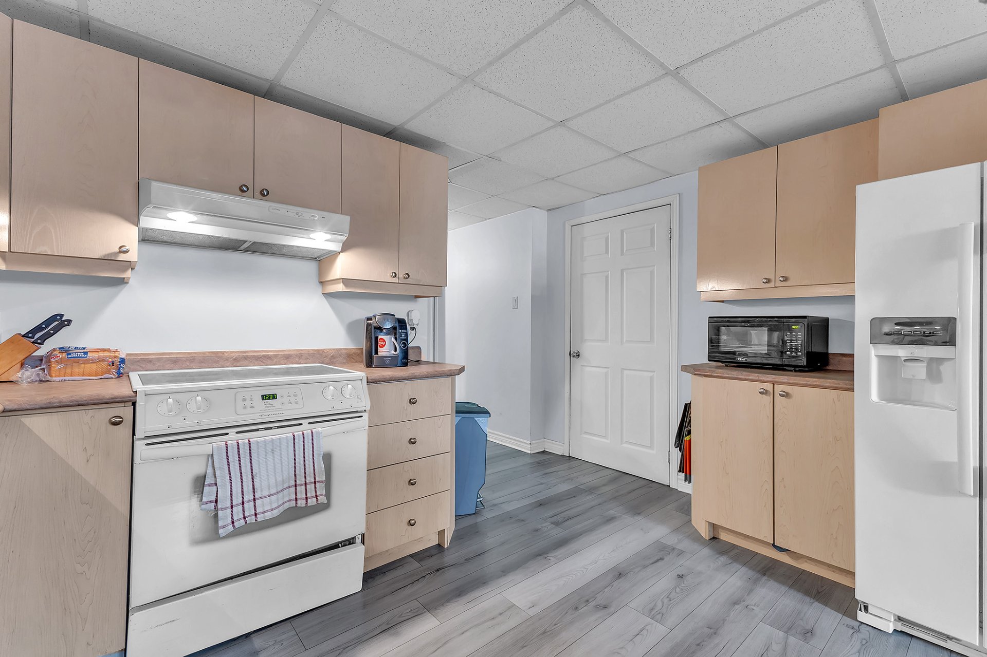 Kitchen - Basement apartment
