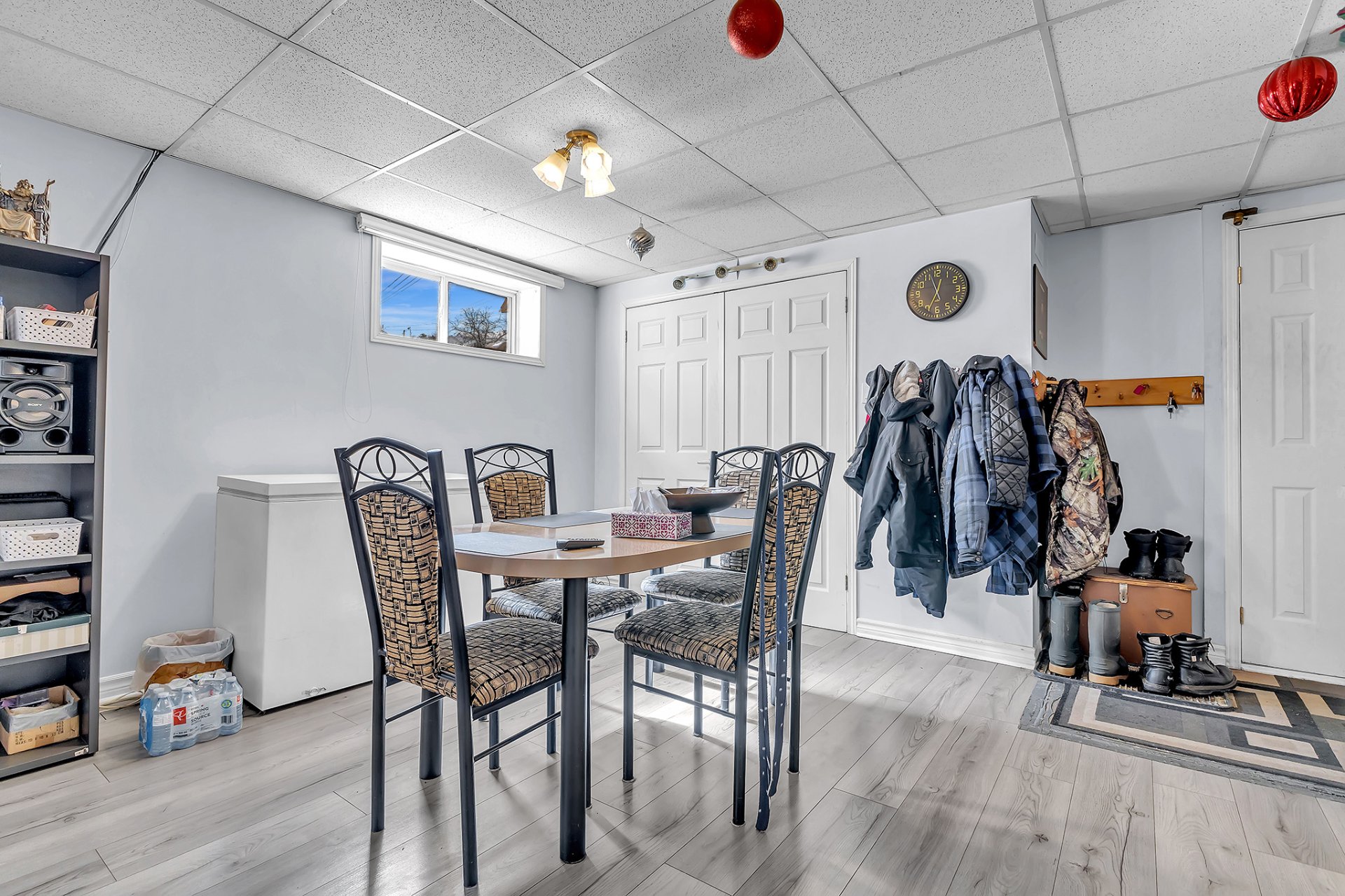 Dining room - Basement apartment