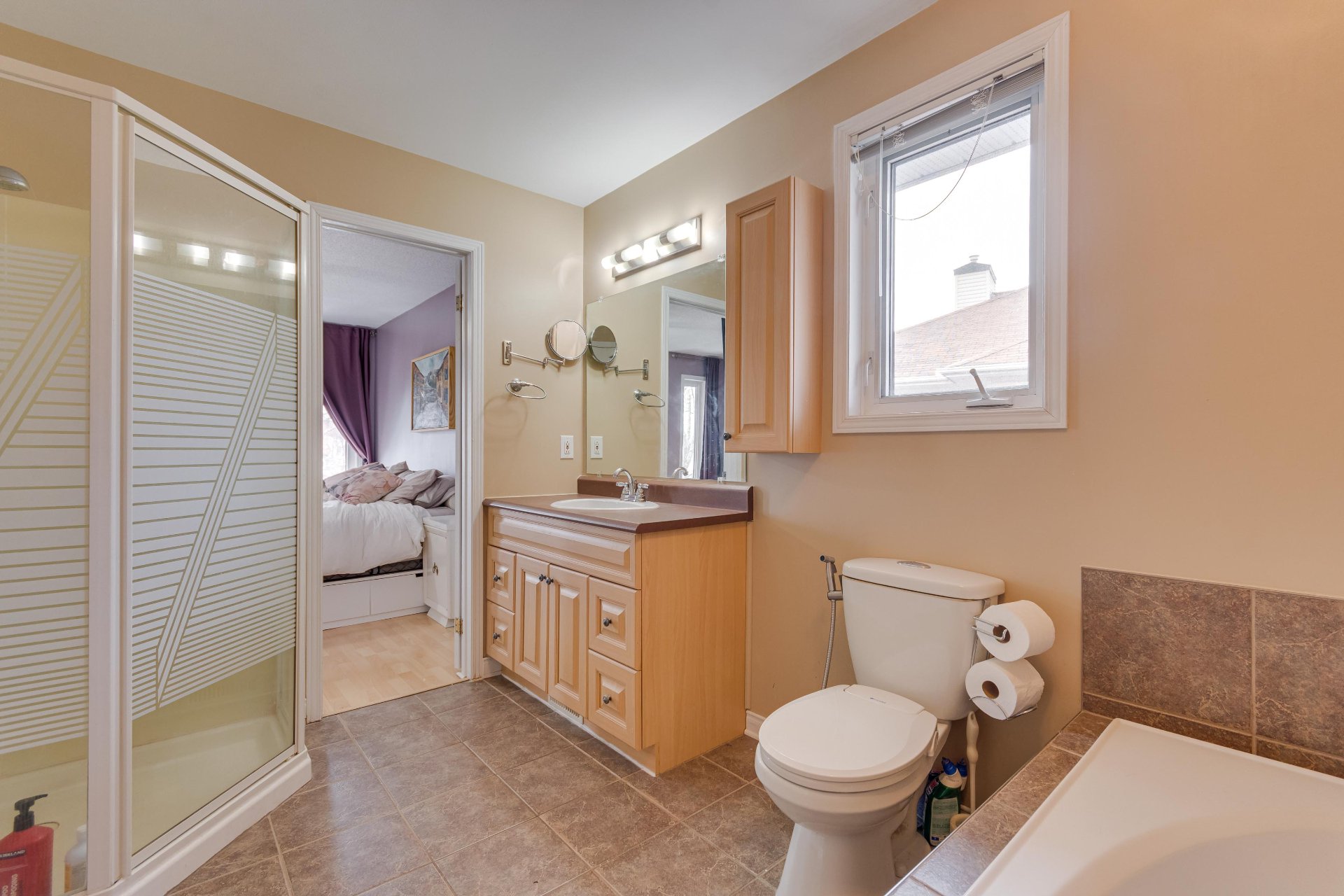 Salle de bains attenante à la CCP