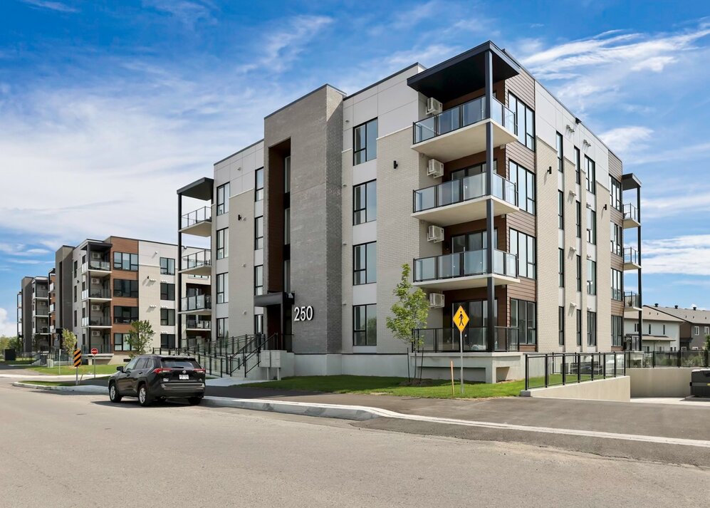 240 Rue Nancy-Elliott 103