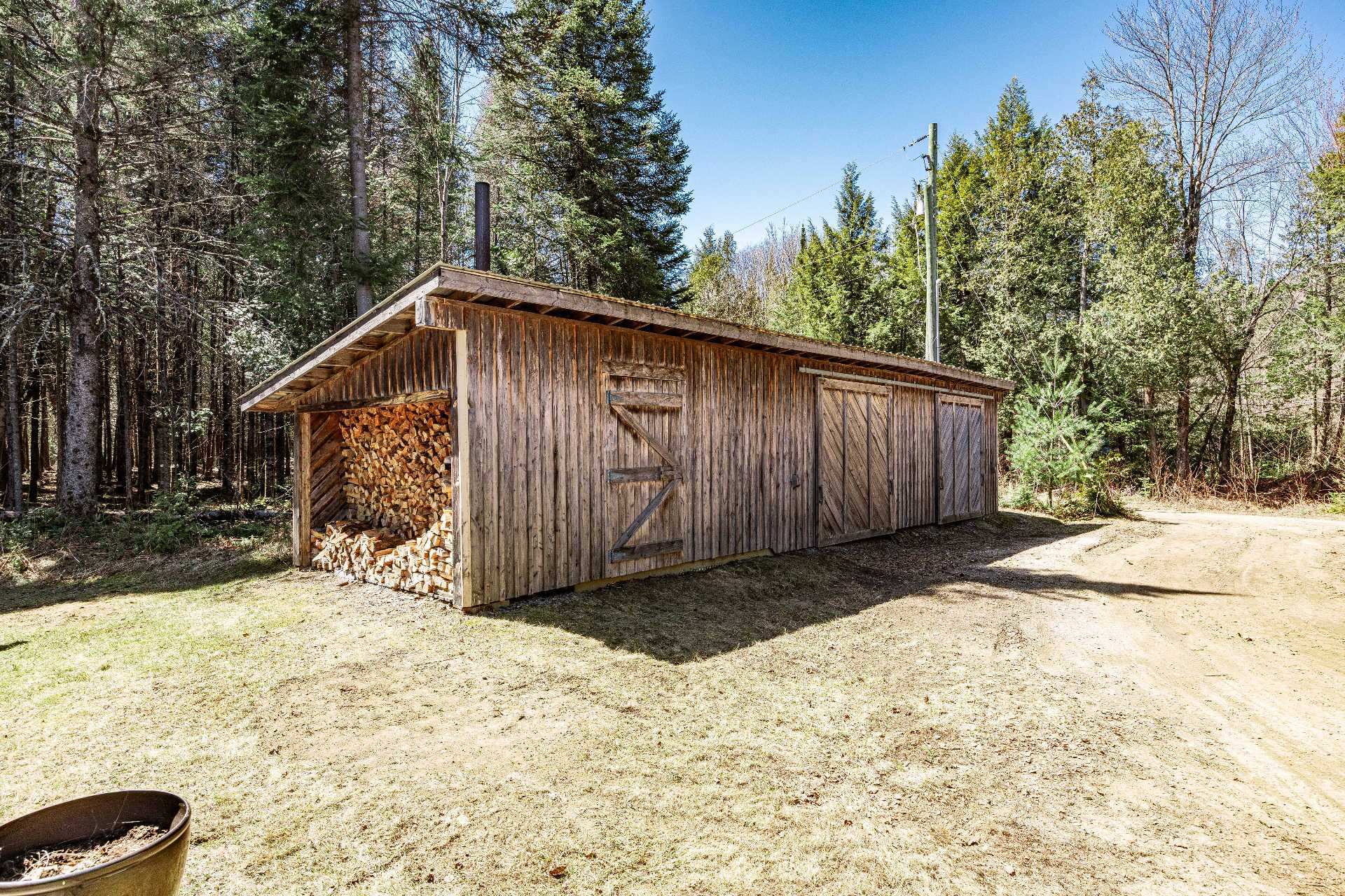 Remise à bois