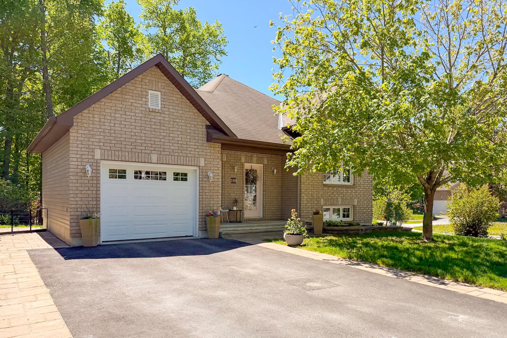 109 Rue de Port-Daniel 