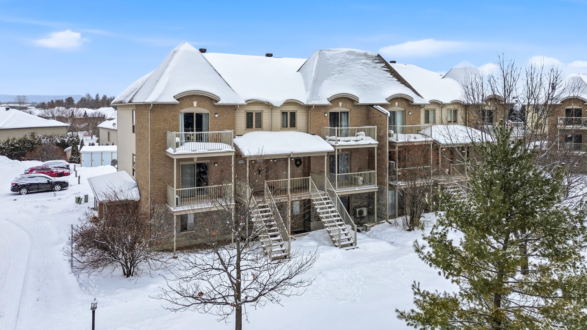 954 Boul. du Plateau 3