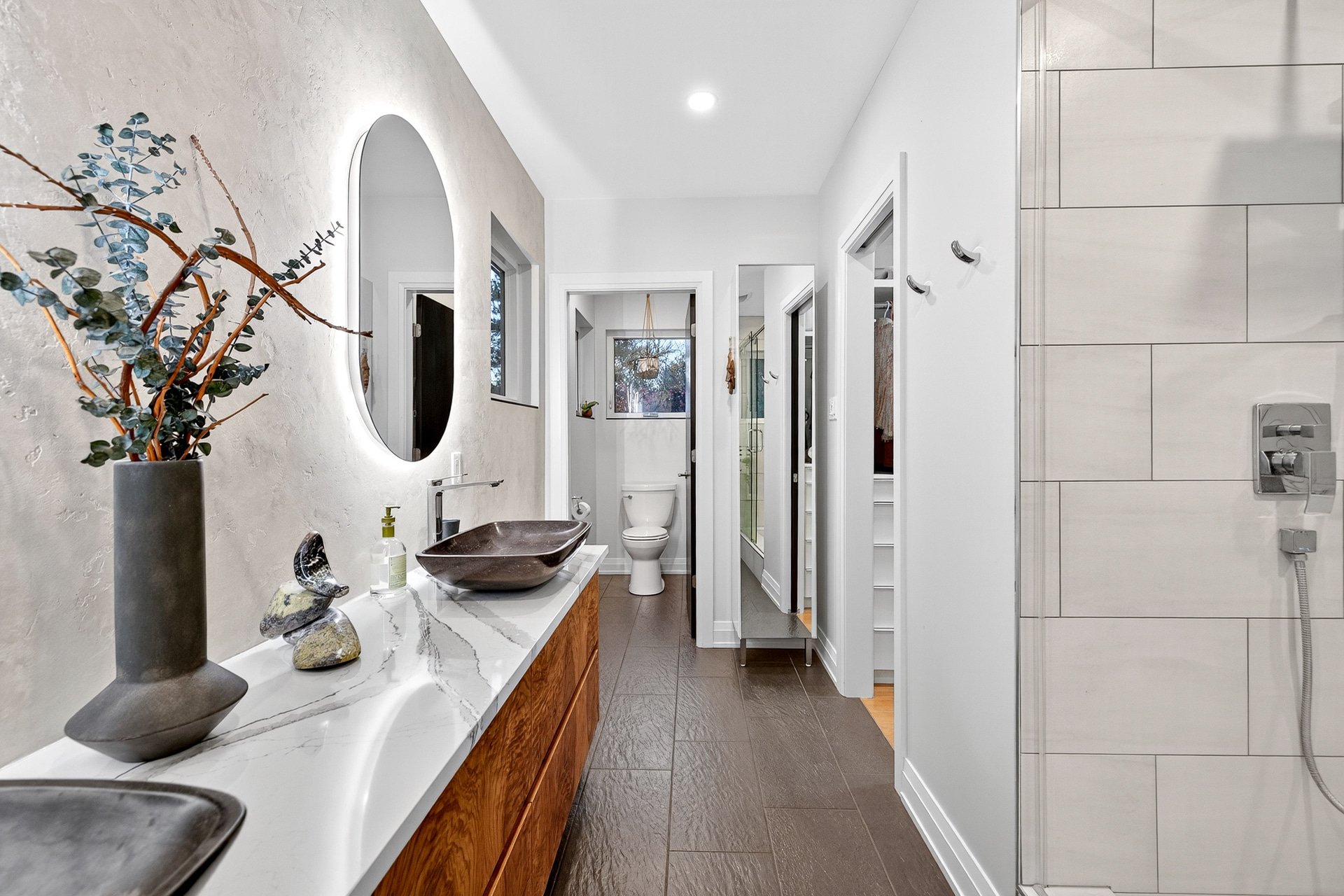 Ensuite bathroom