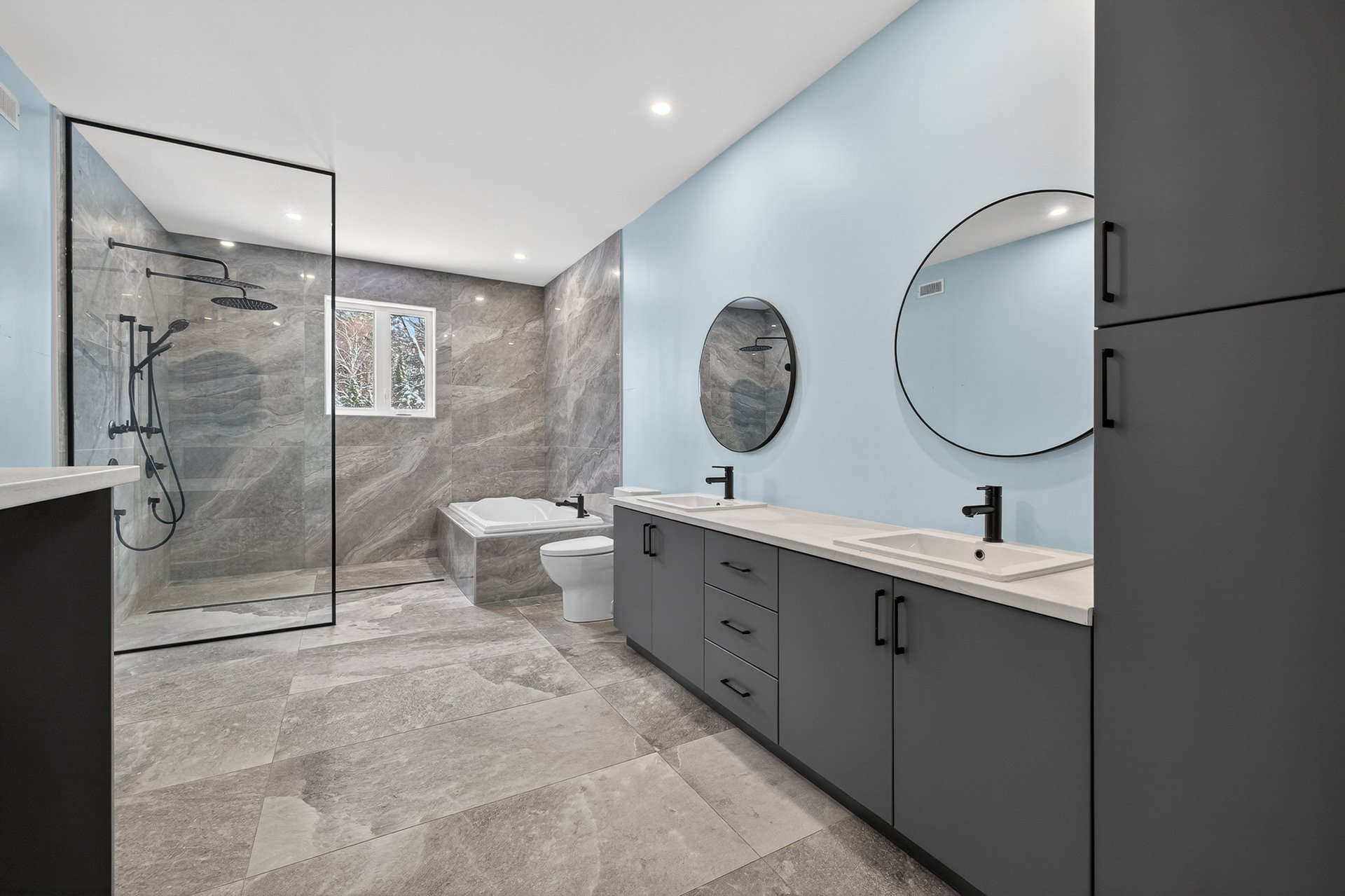 Bathroom - Authentic images of the property as is.