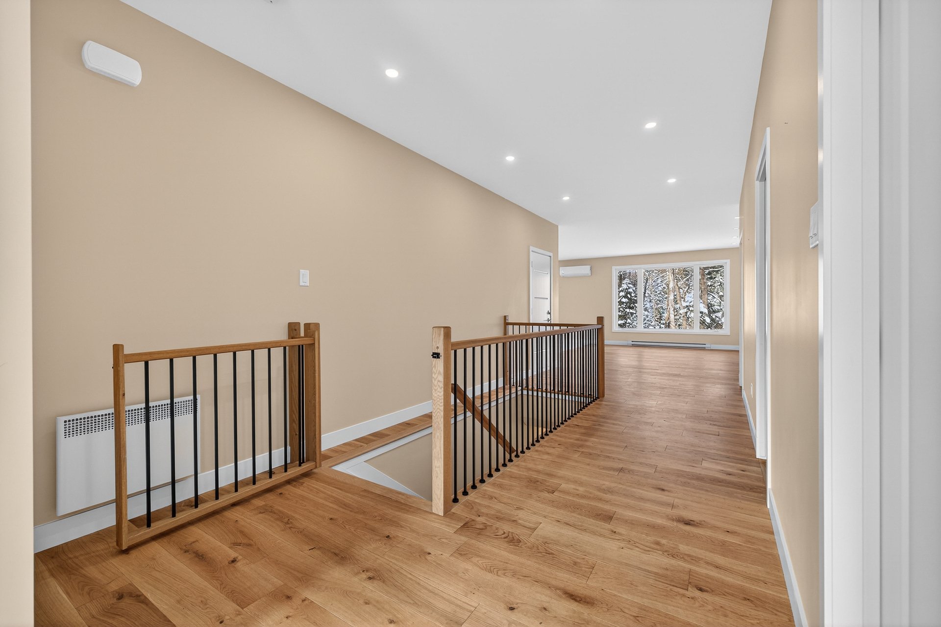 Corridor - Authentic images of the property as is.