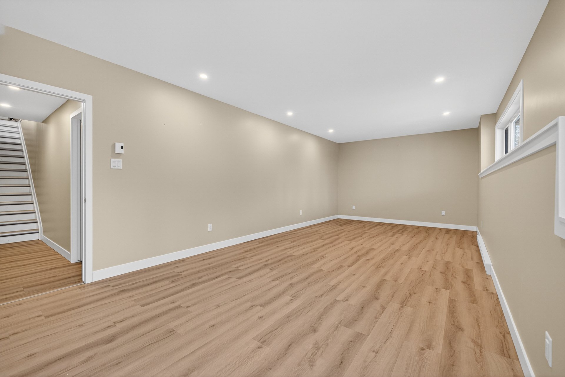 Living room - Authentic images of the property as is.