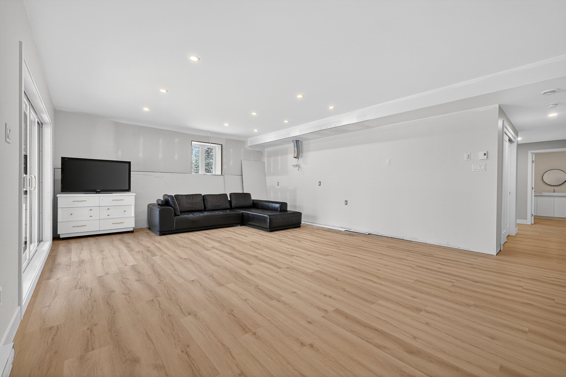 Family room - Authentic images of the property as is.