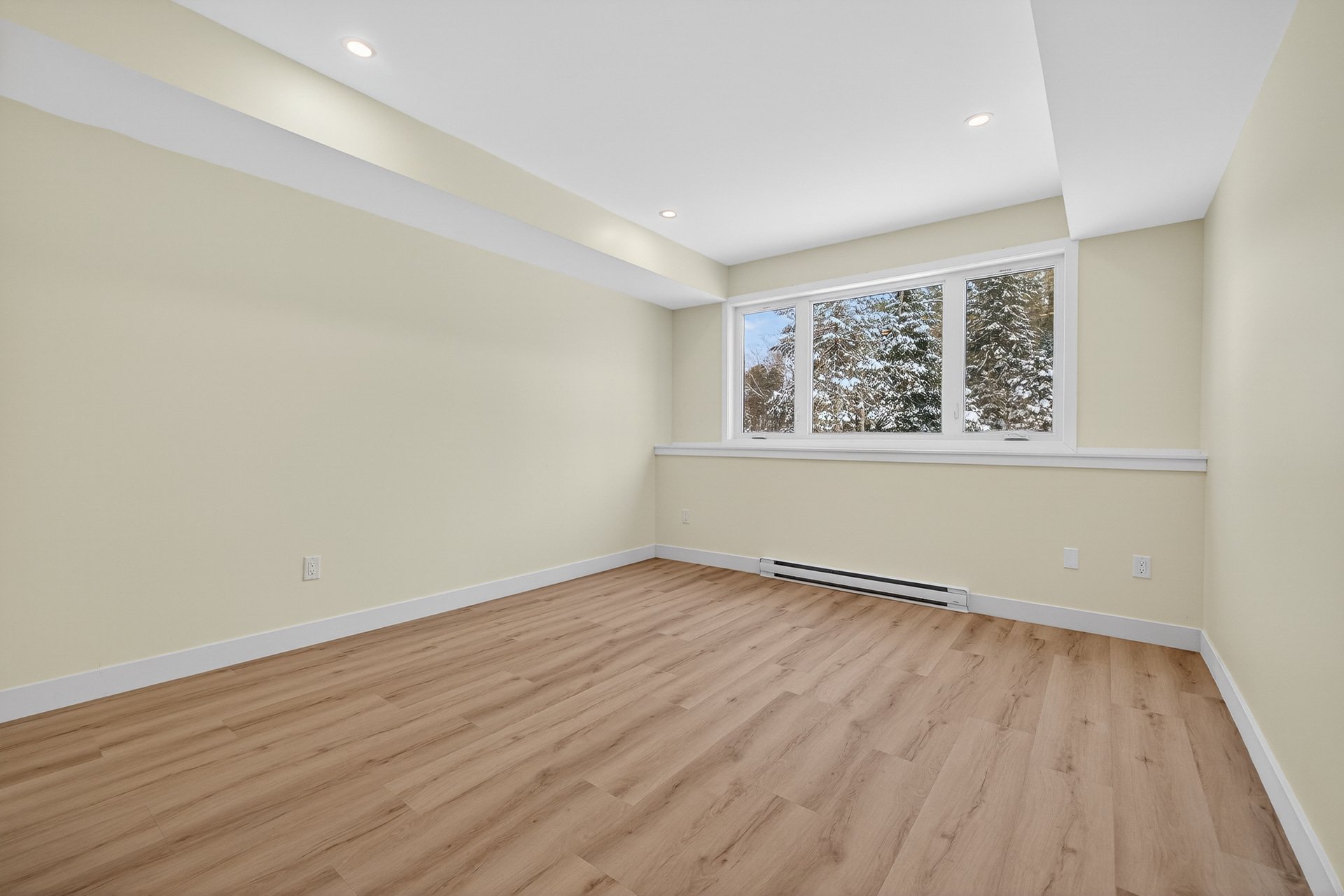 Bedroom - Authentic images of the property as is.