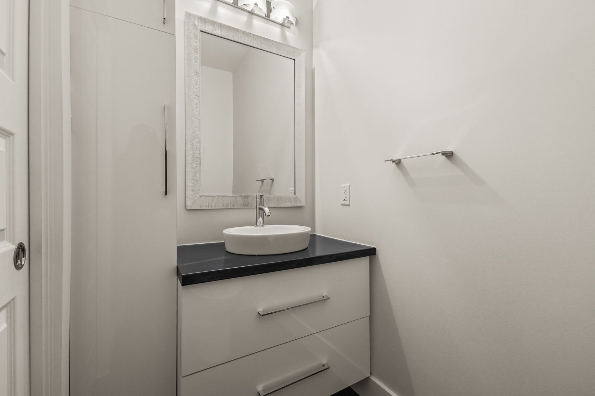Powder room