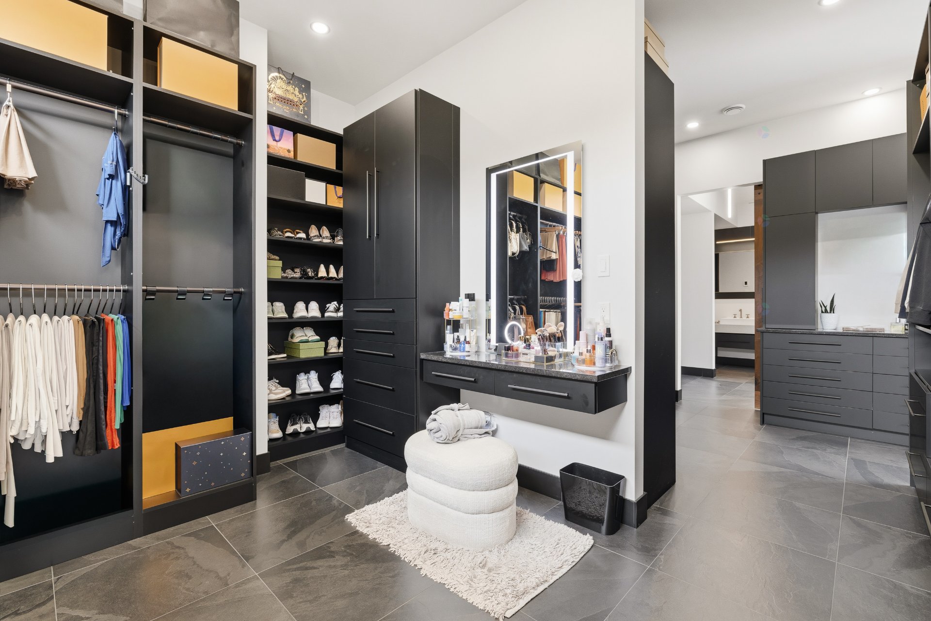 Walk-in closet