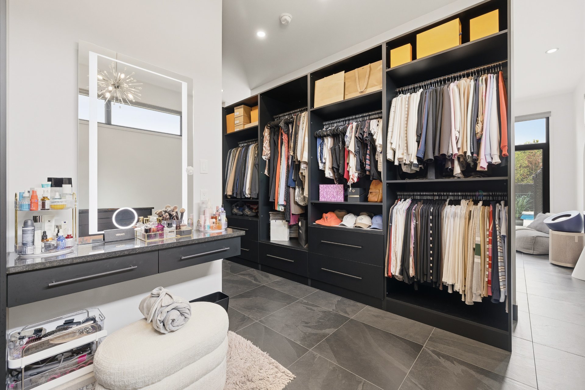Walk-in closet