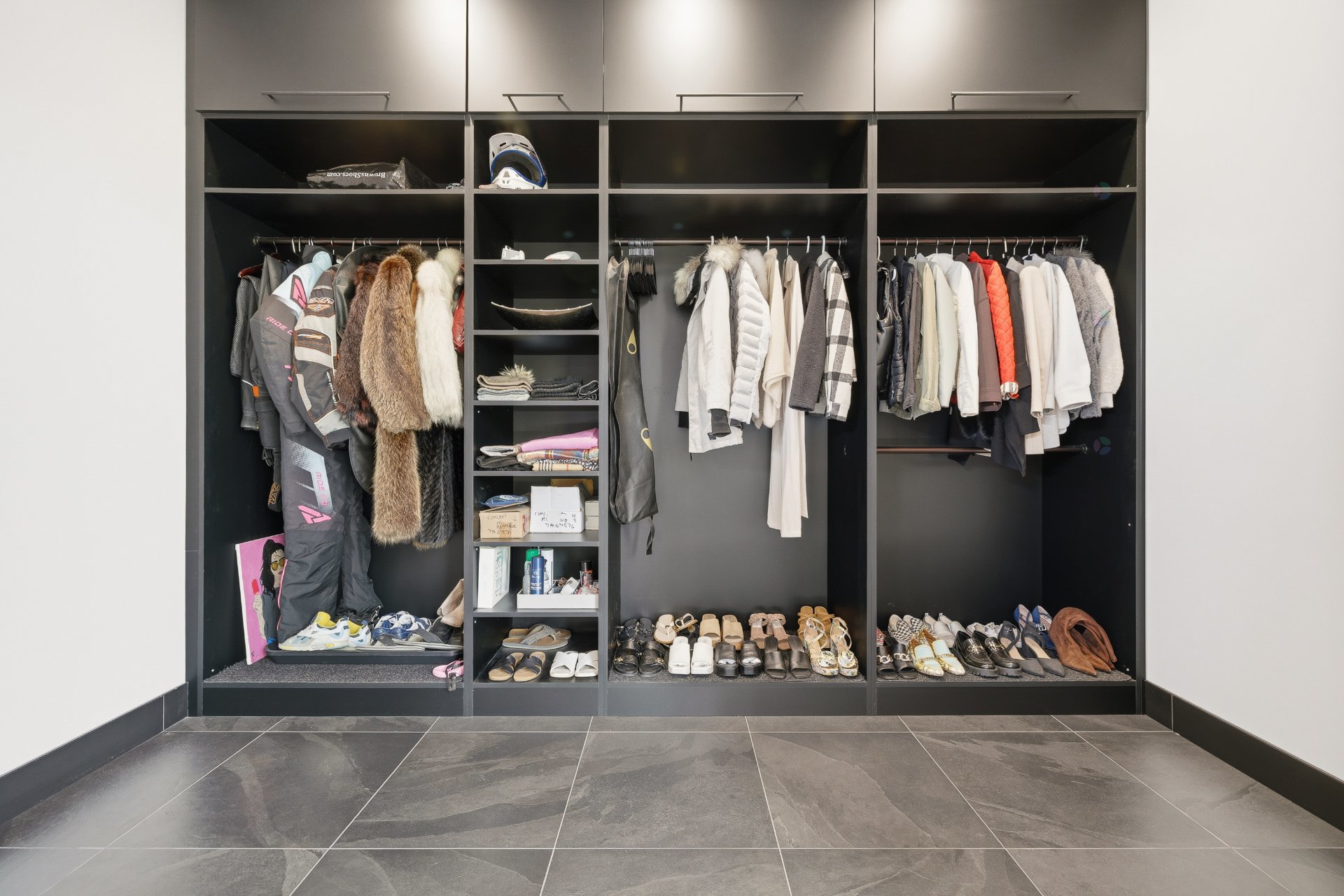 Walk-in closet