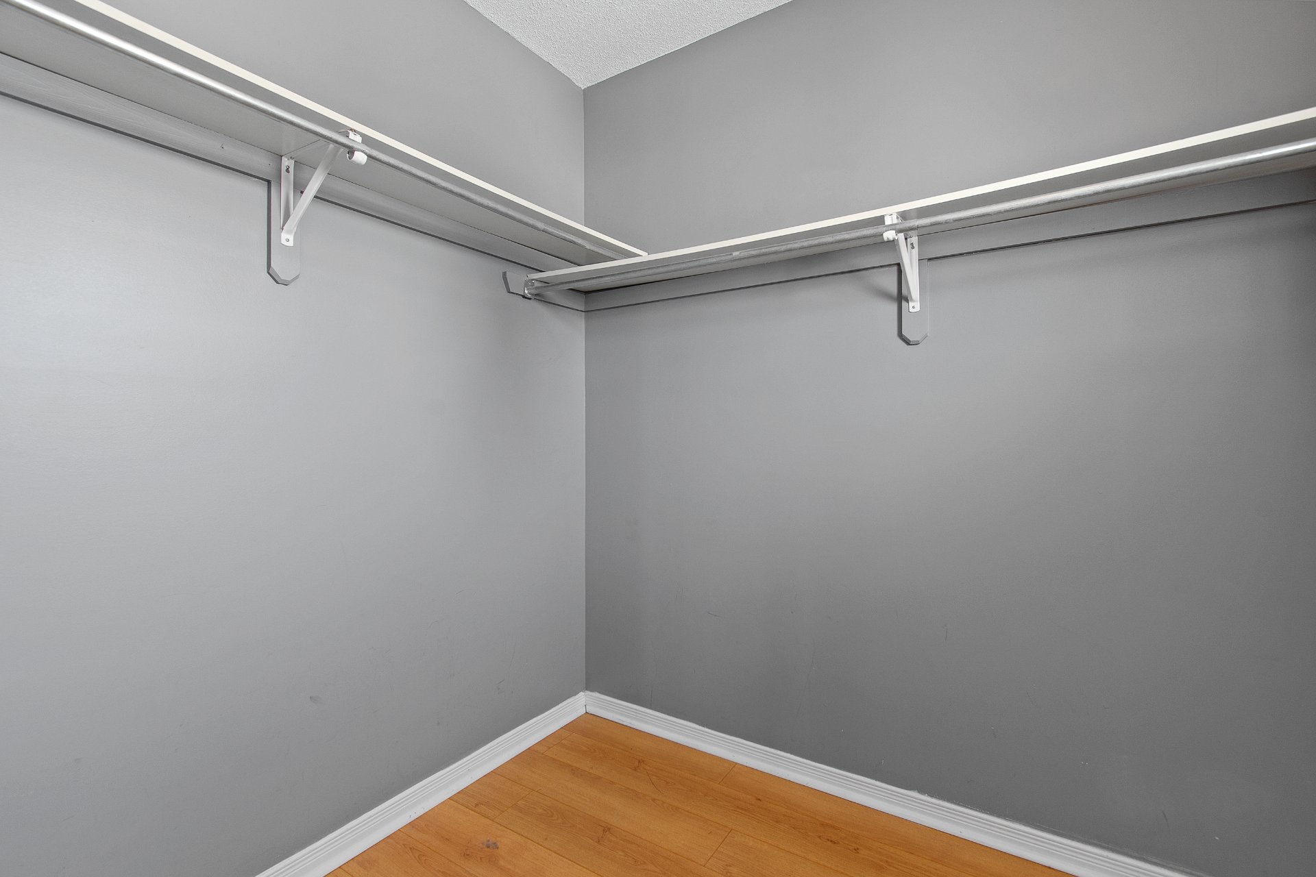 Walk-in closet
