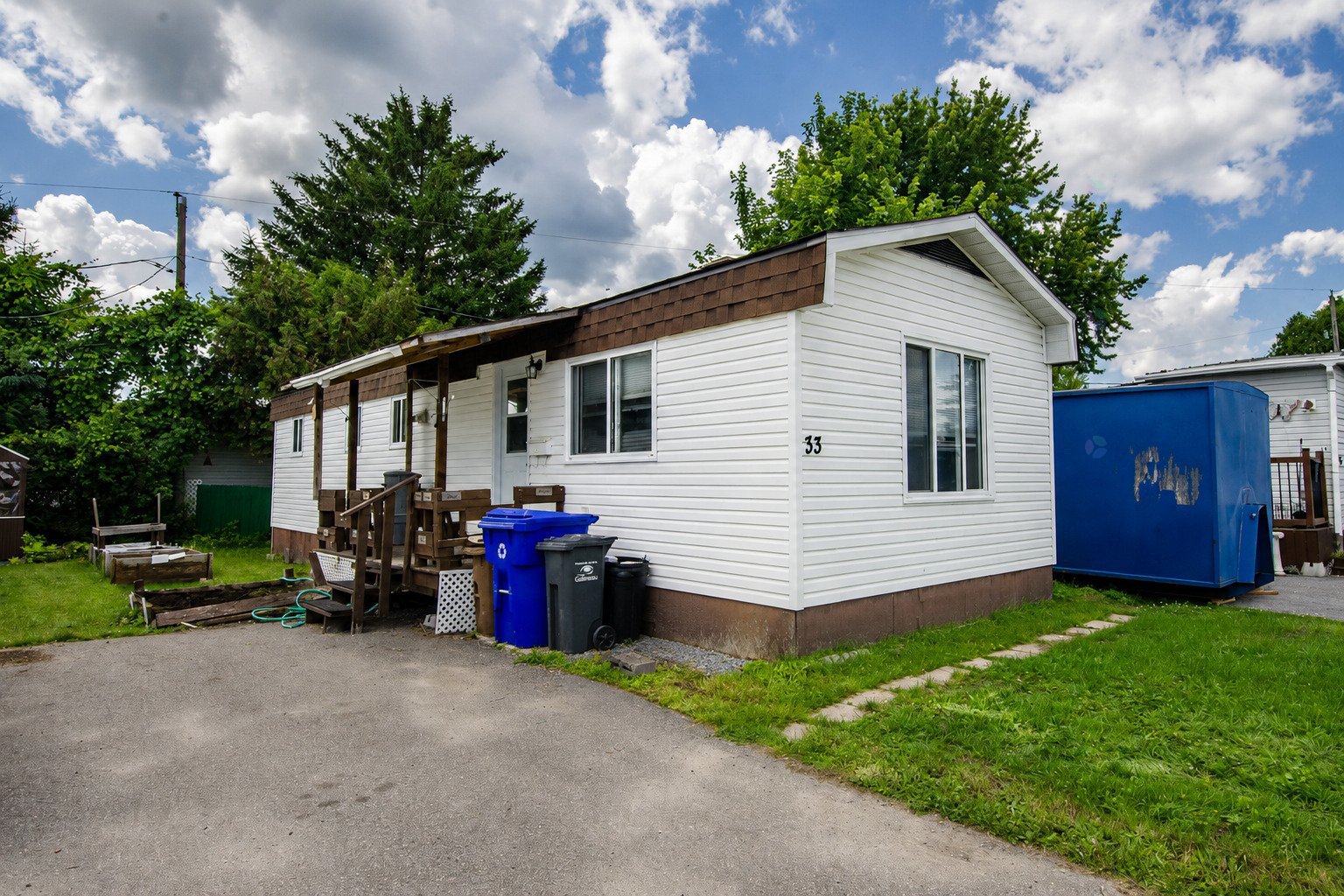 33 4e Avenue O. 
