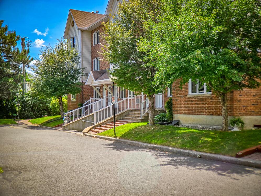 449 Boul. Wilfrid-Lavigne 351