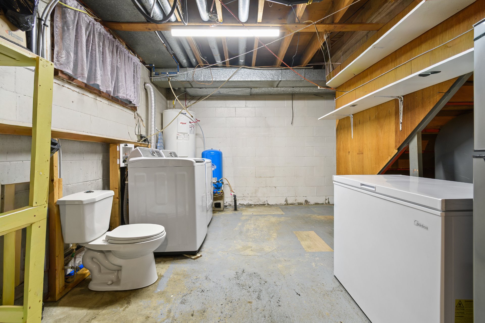 Washroom - Laundry room