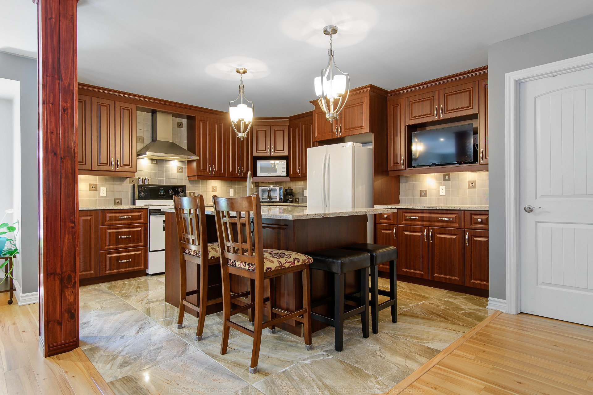 Middle living space