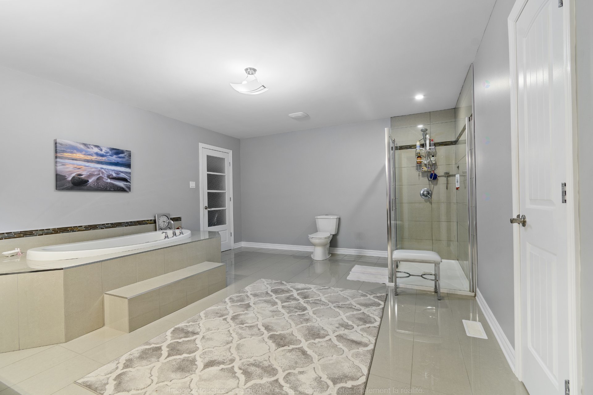 Middle living space