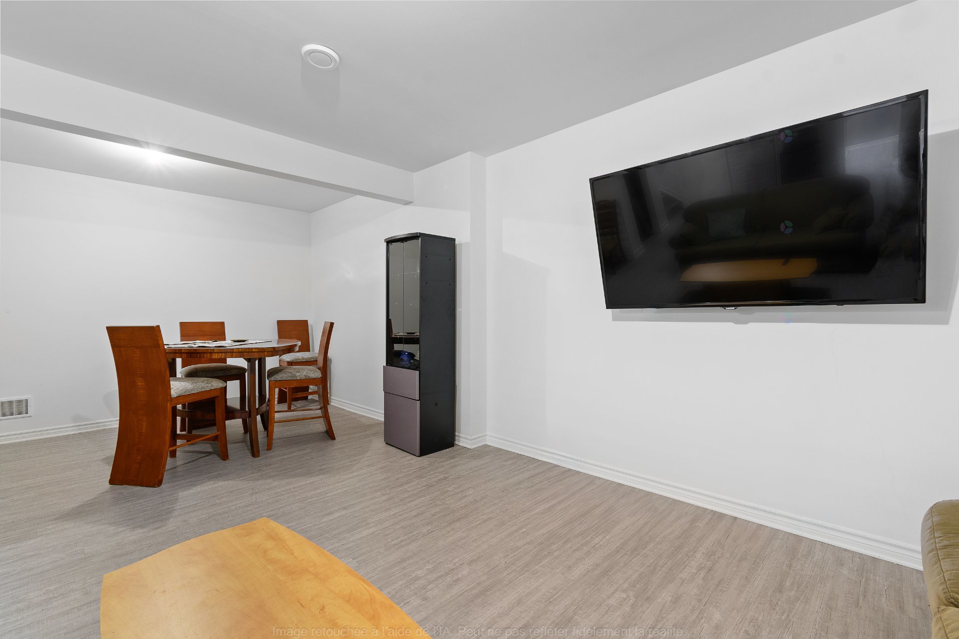 Middle living space