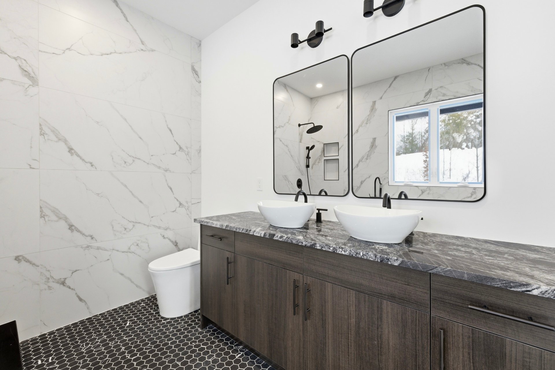Ensuite bathroom