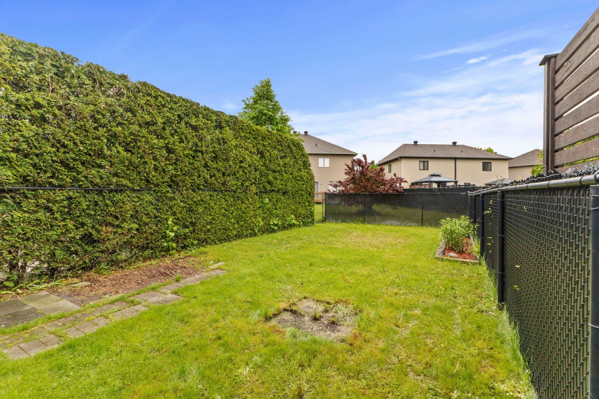 Back facade - Backyard