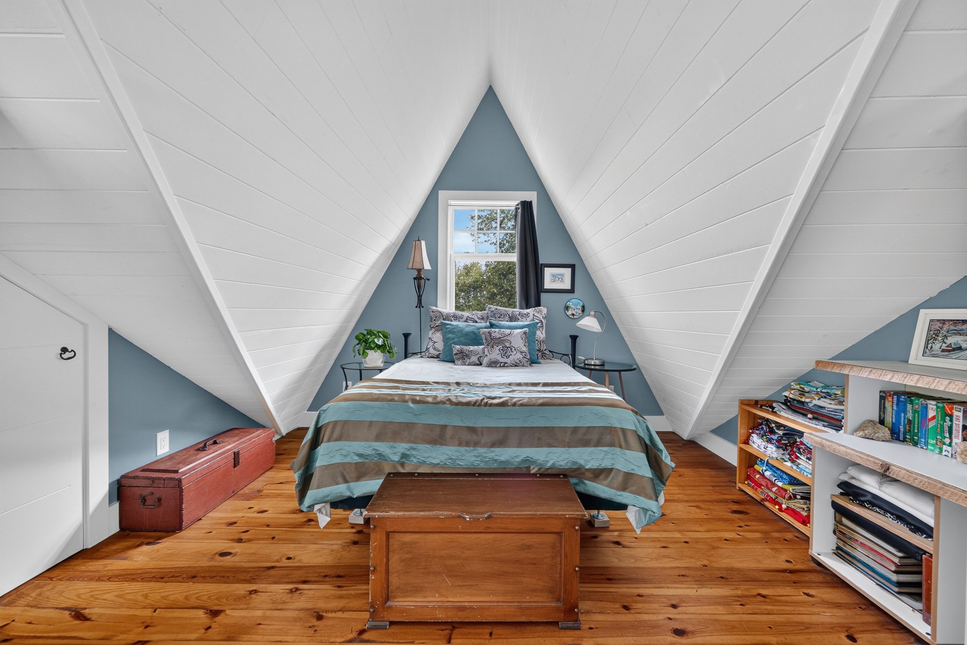 Mezzanine(separated by a curtain)