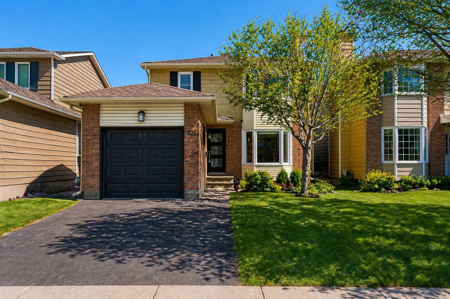 321 Av. des Calèches 