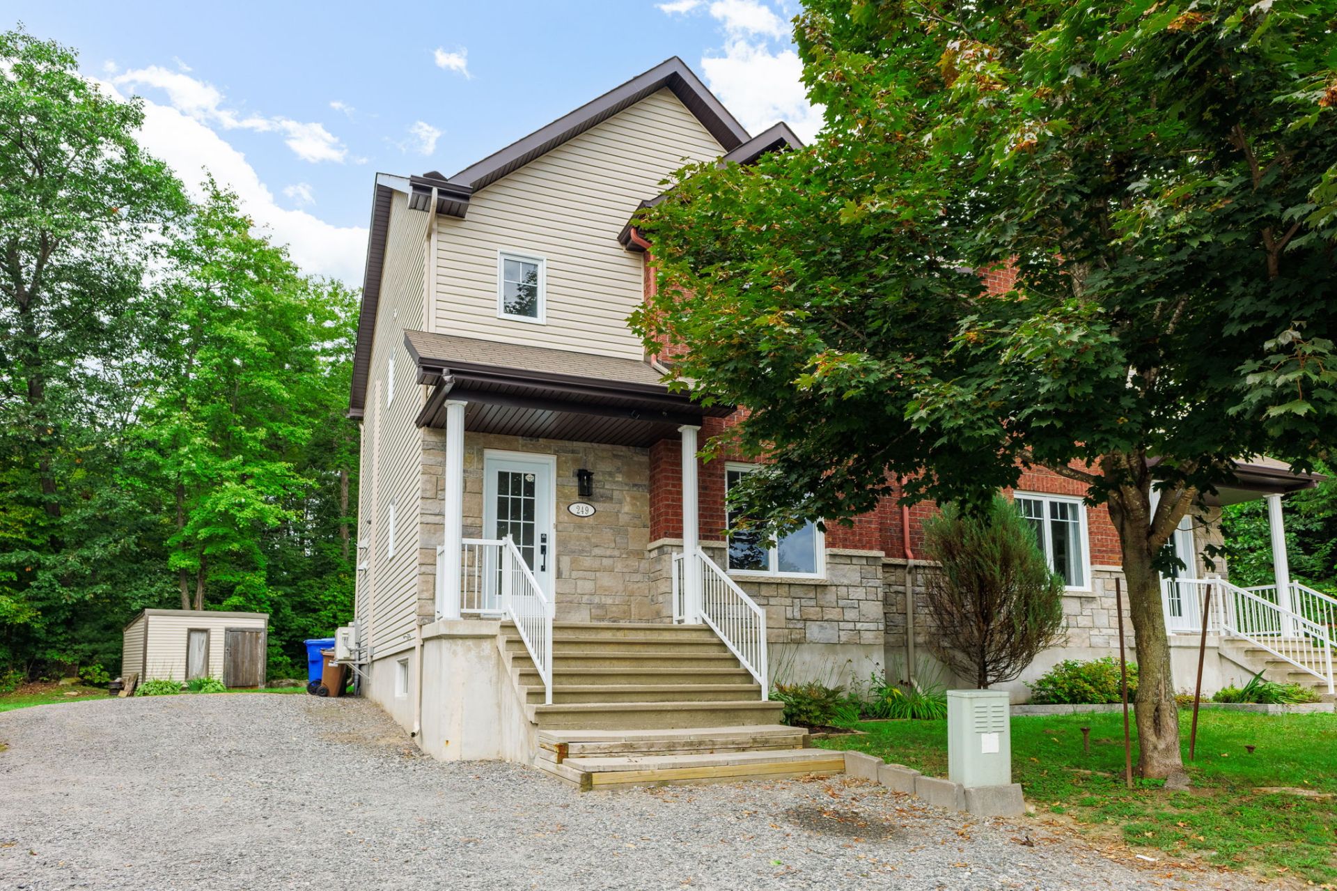 249 Rue Jean-Baptiste-Routhier