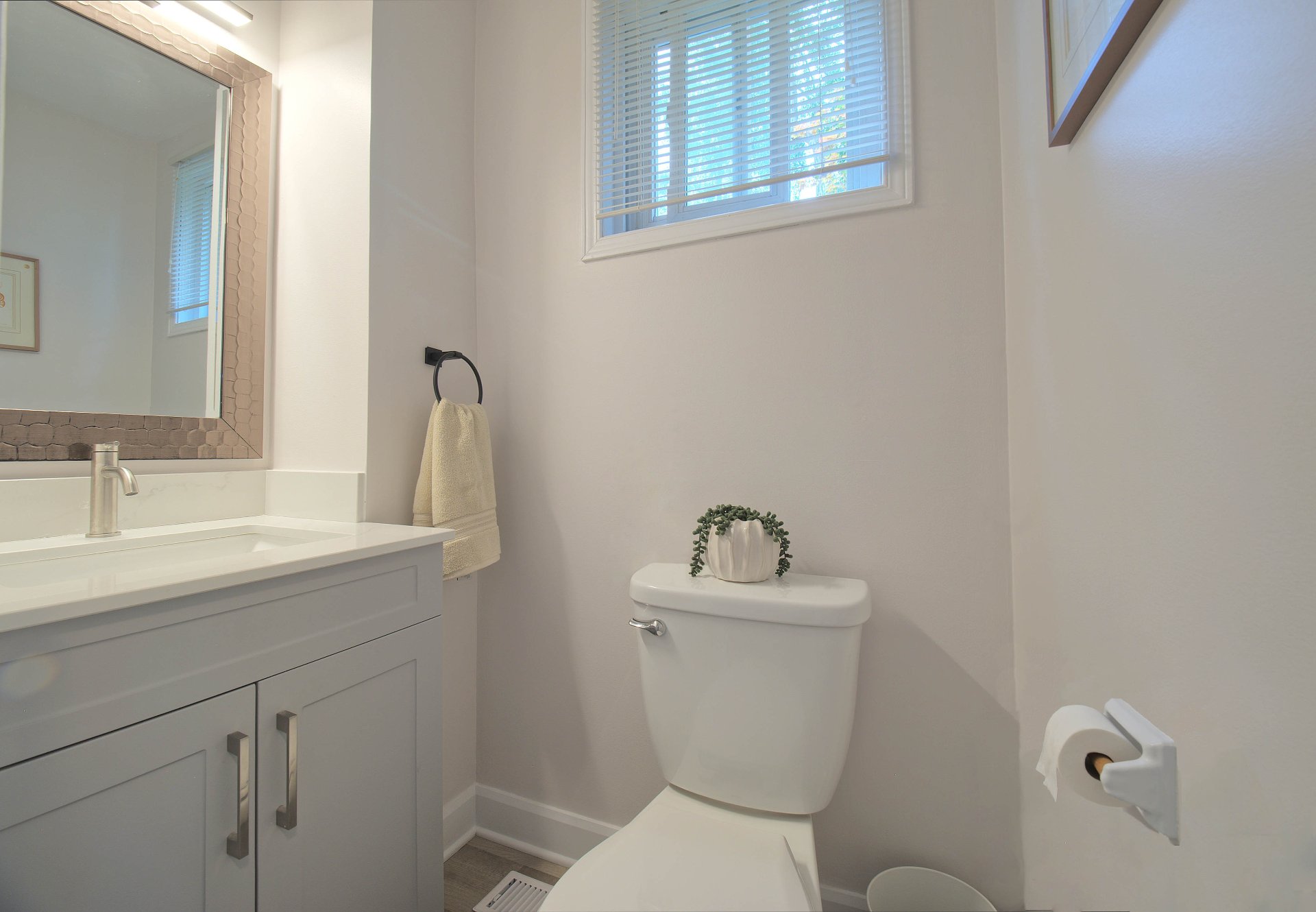 Powder room