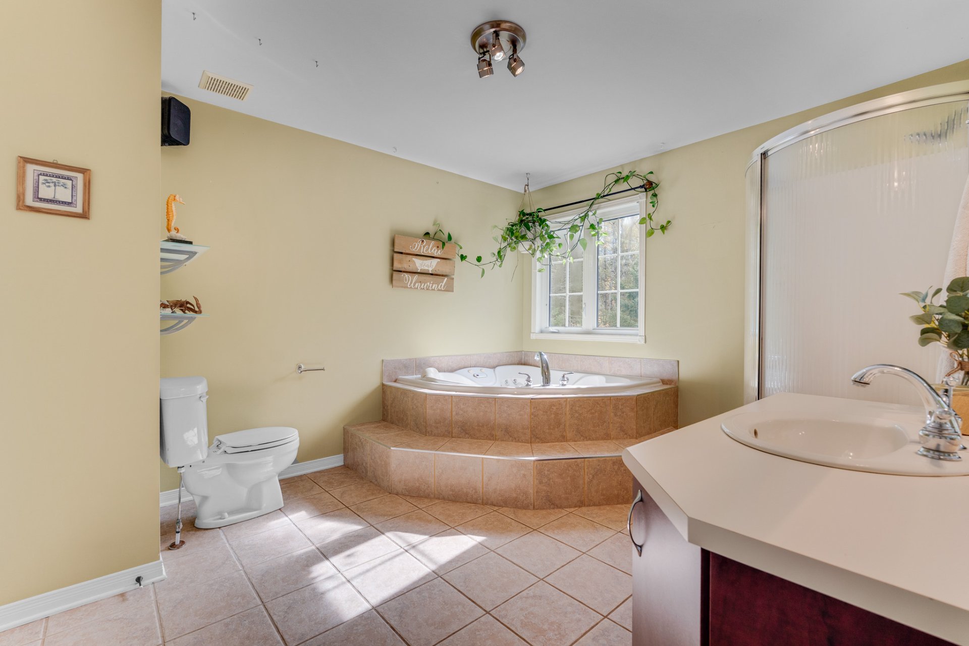 Salle de bains attenante à la CCP