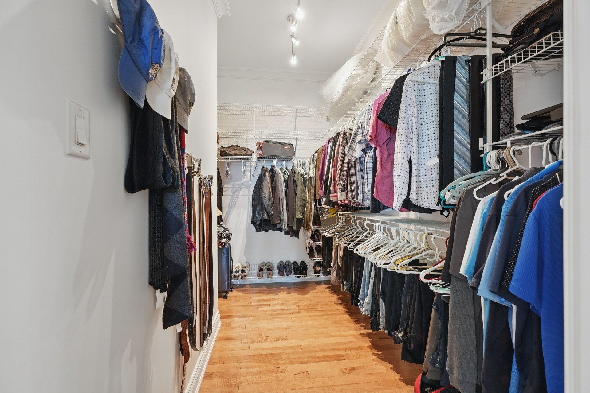 Walk-in closet