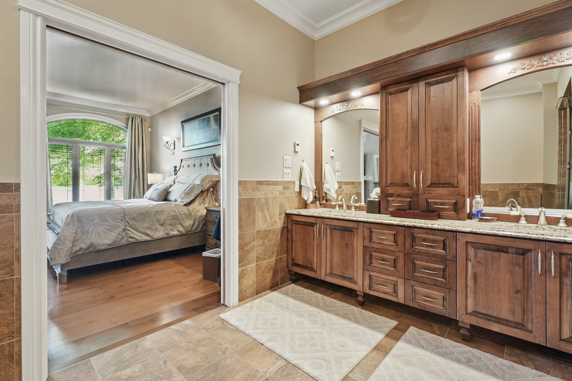 Ensuite bathroom