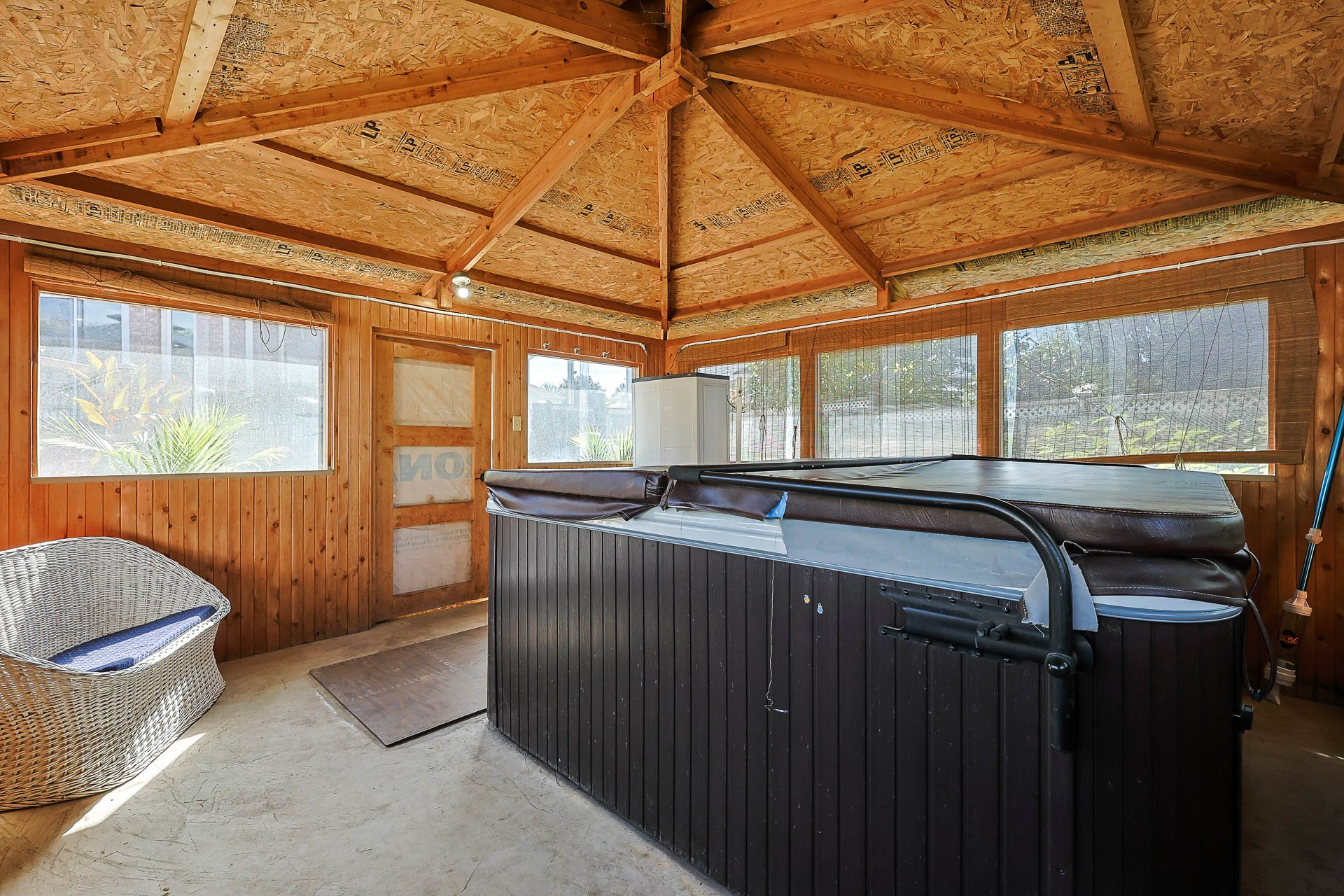 Hot tub