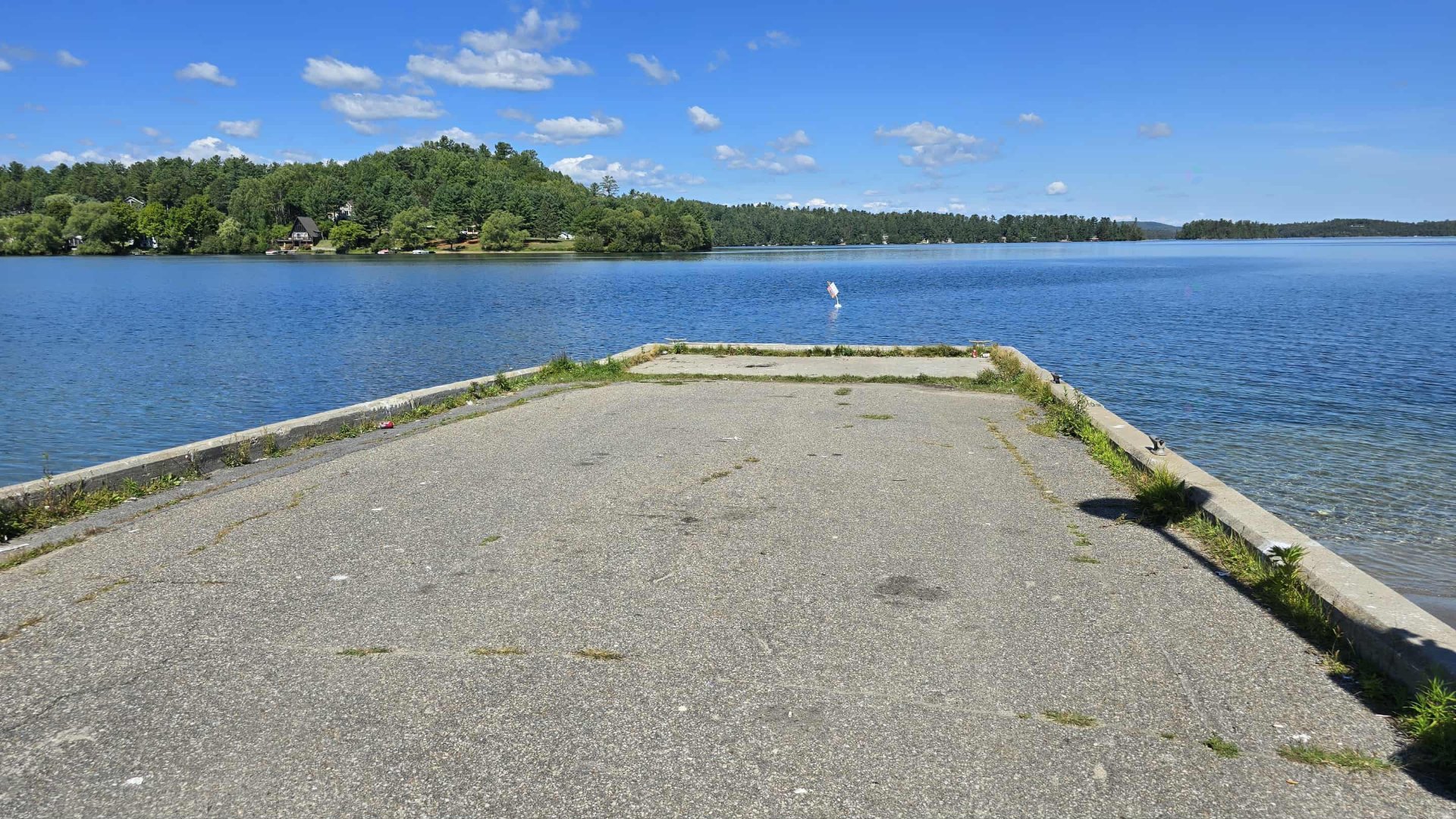 Accès au plan d'eau