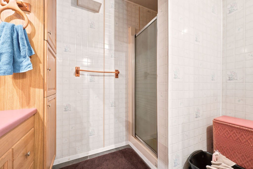 Bath/Laundry Room