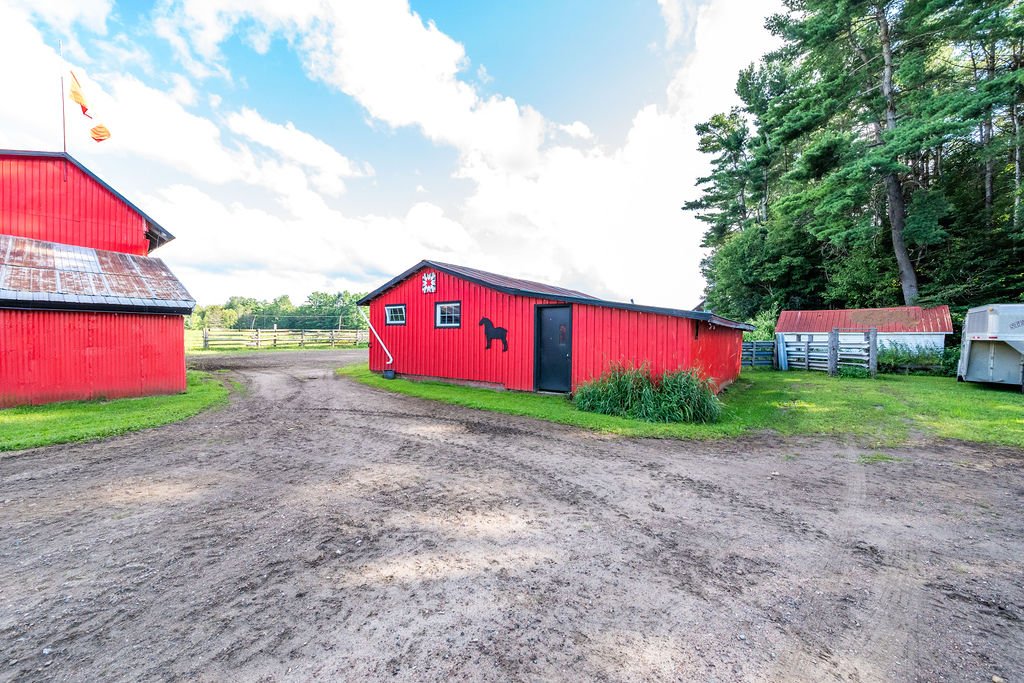 Horse Barn/Stable 19.5 x 31.5