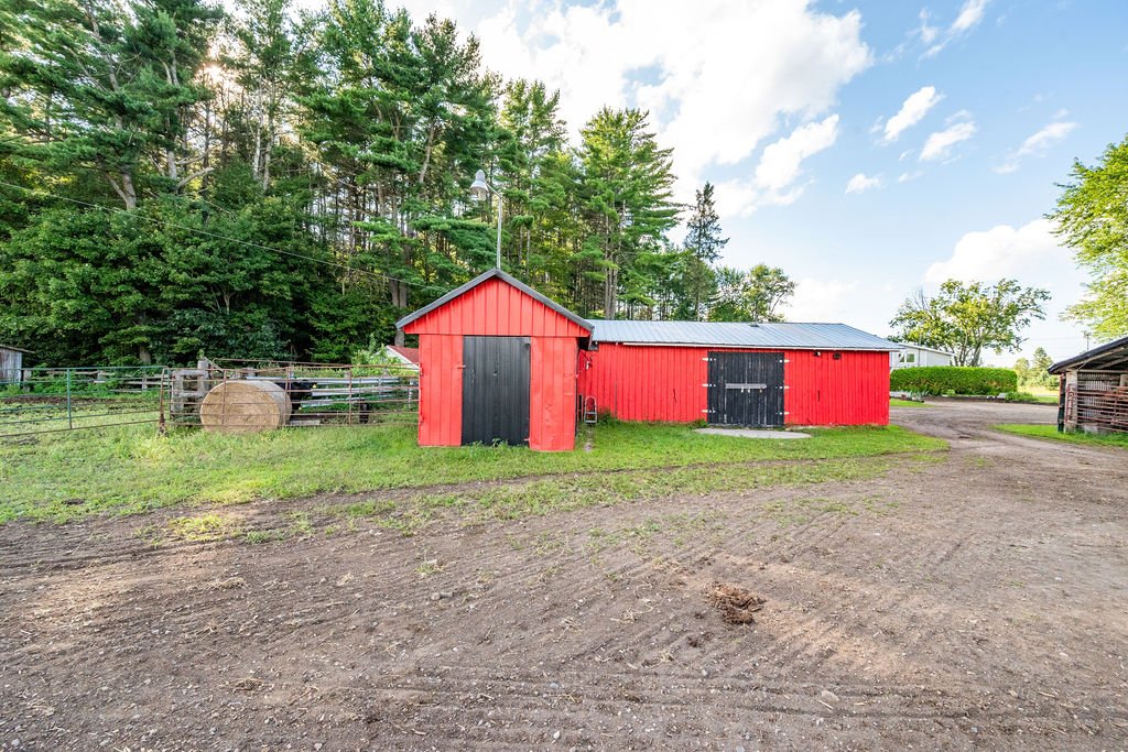 Cattle Chute Shed 9.11 x 16.3