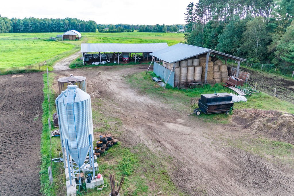 Hay shed 35.2 x 50