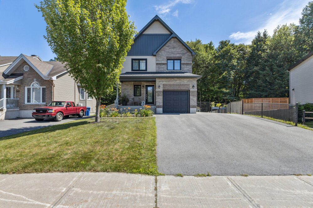 325 Rue Jean-Baptiste-Routhier 