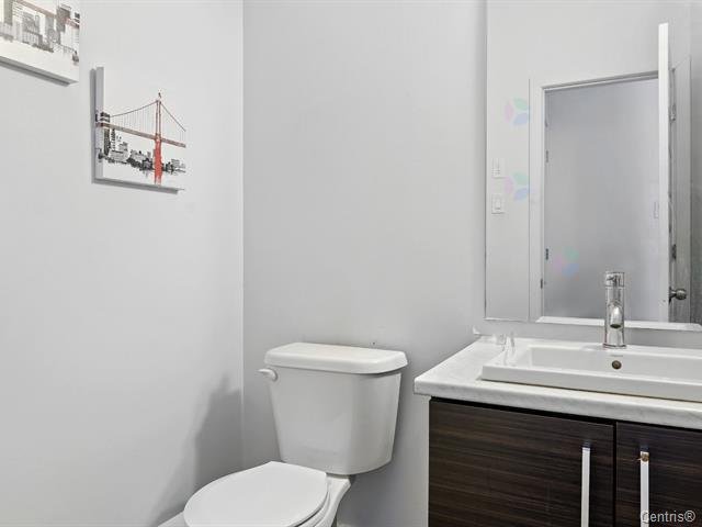 Powder room