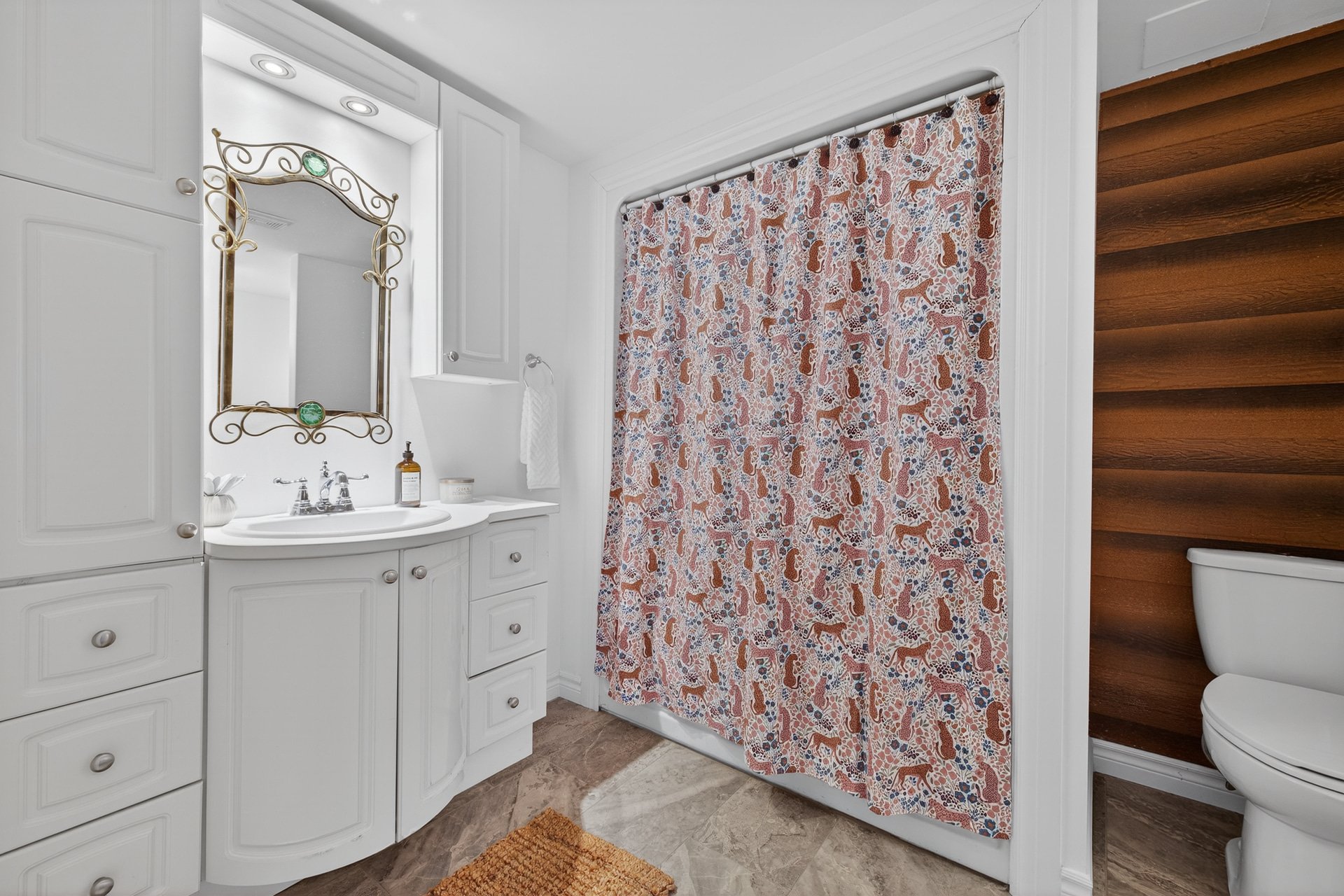 Salle de bains - Ss, bain-douche, plancher chauffant,buanderie