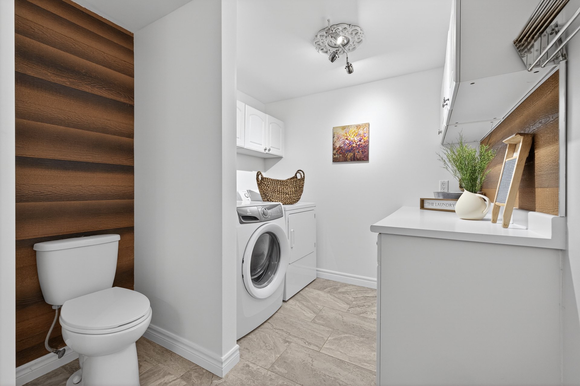 Salle de bains - Ss, bain-douche, plancher chauffant,buanderie