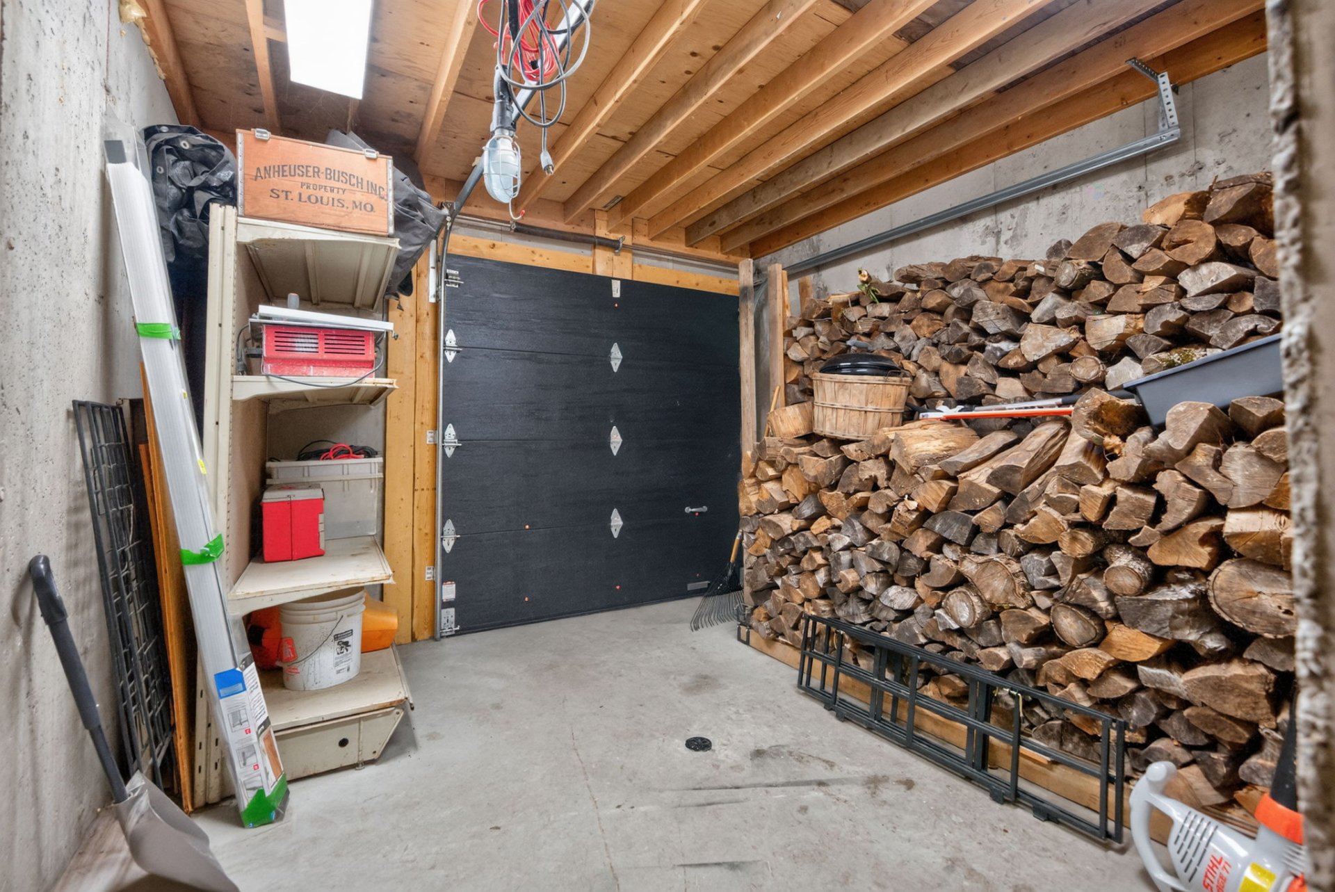 Small integrated garage