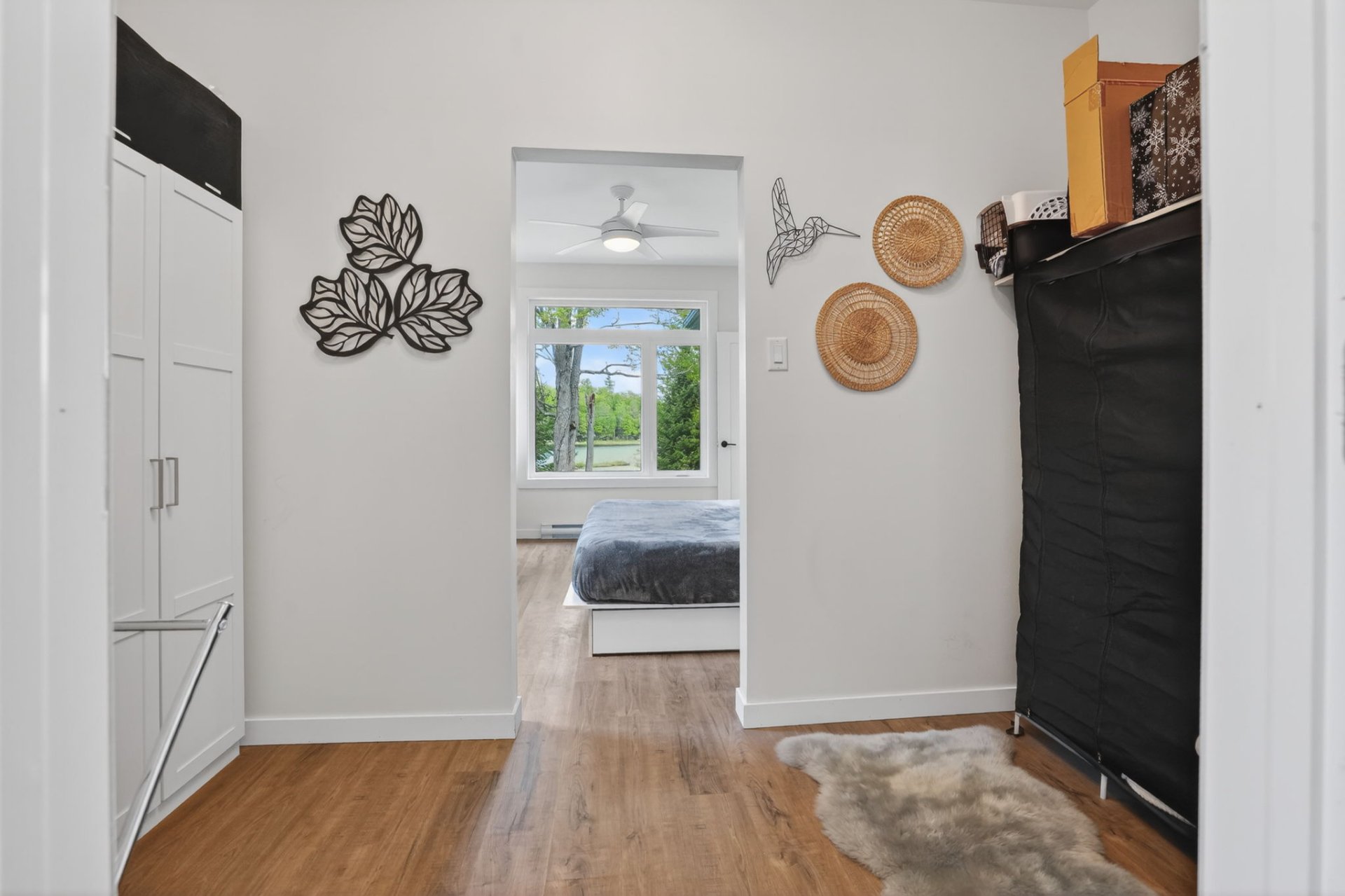 - To Primary Bedroom