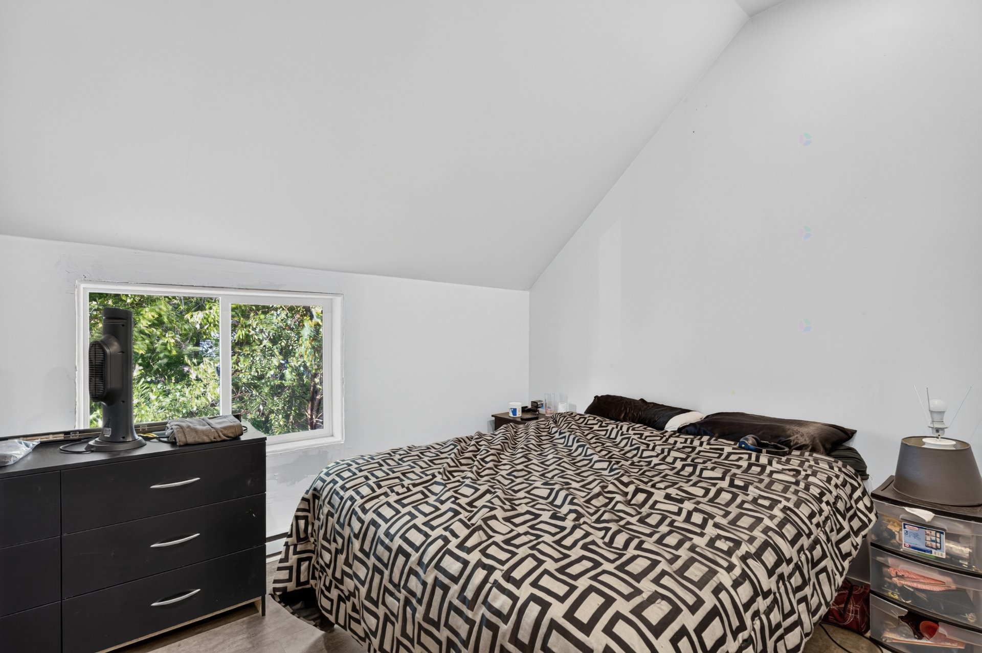 Apt 2
