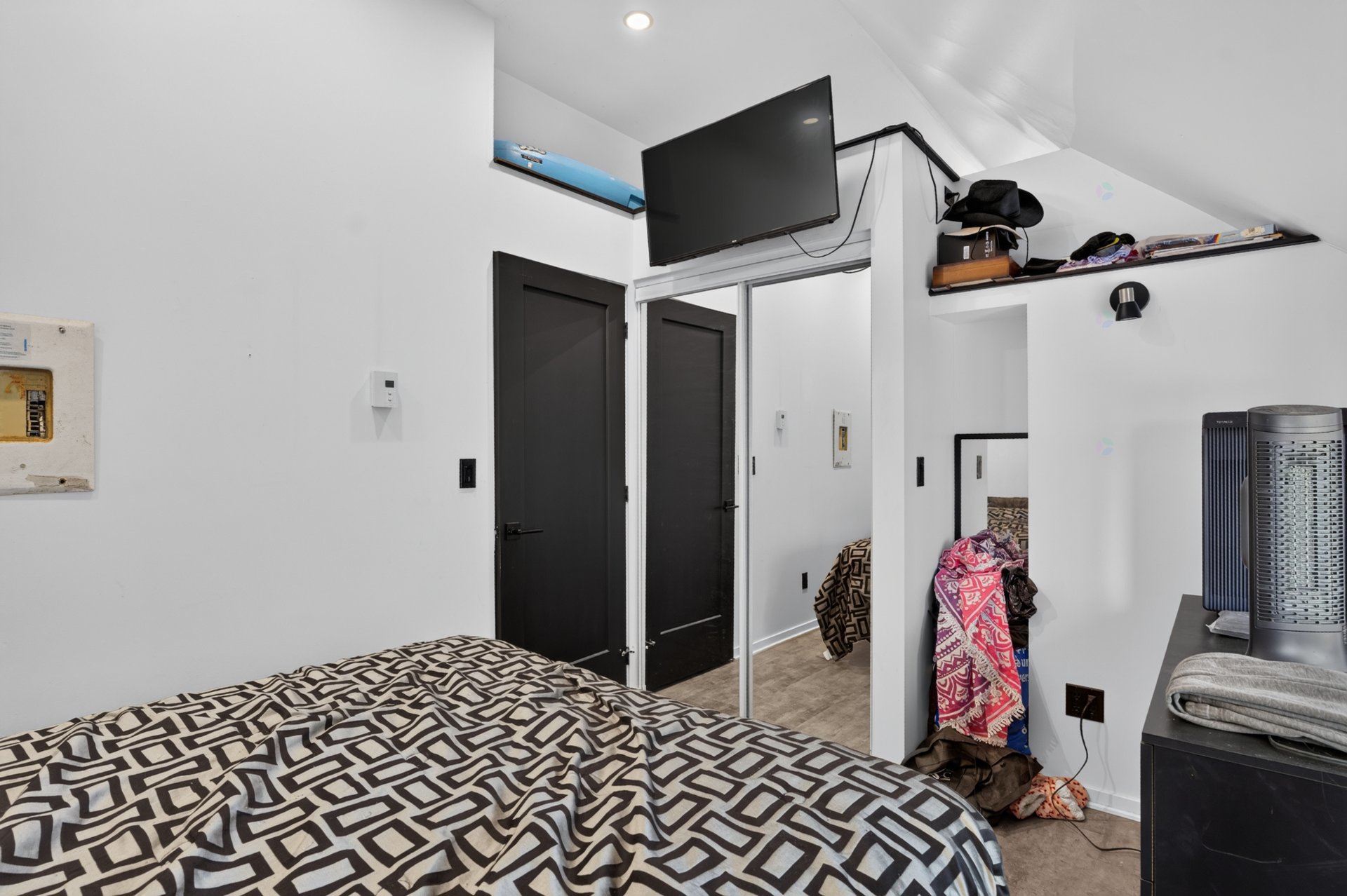 Apt 2