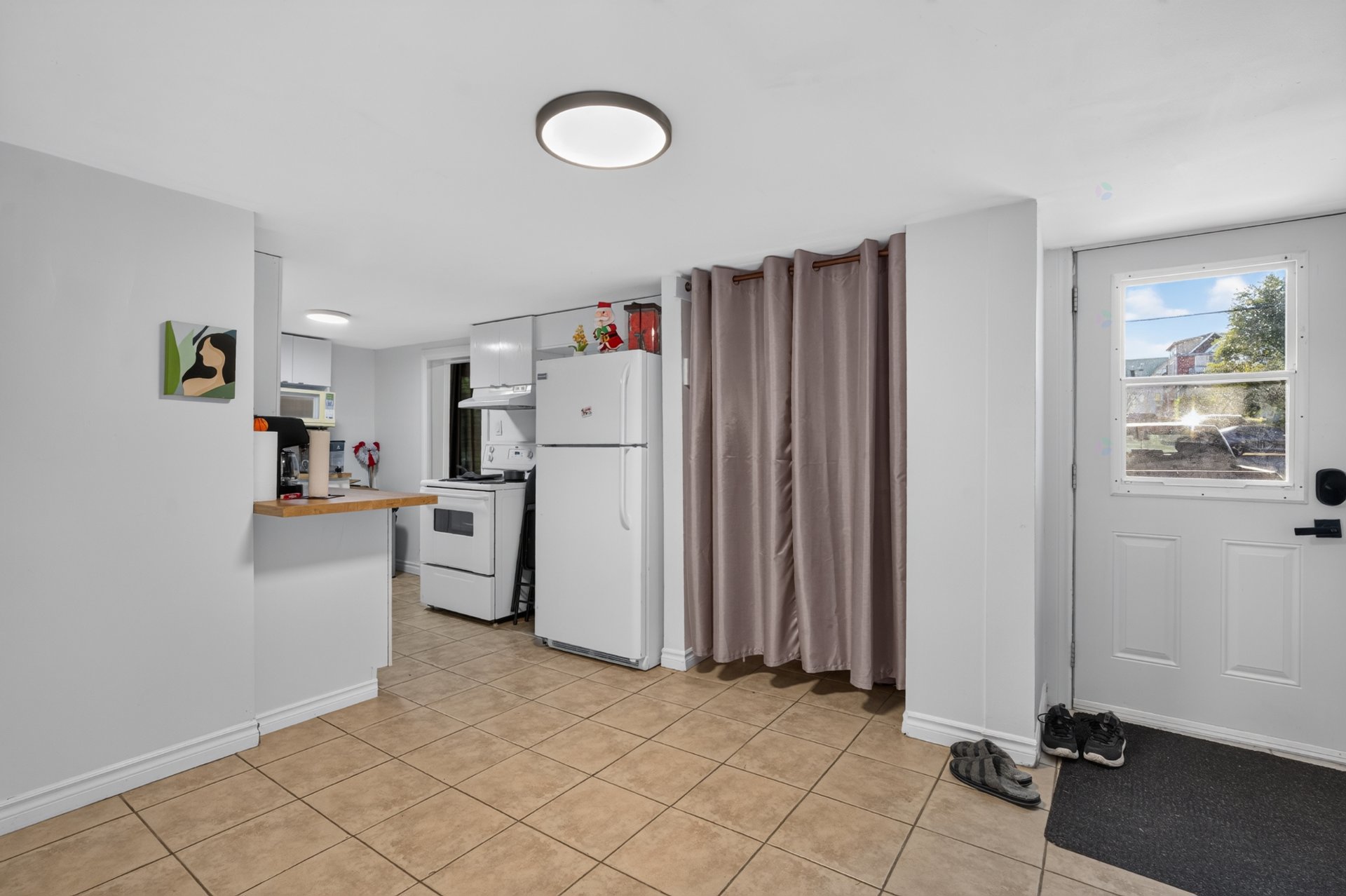 Apt 1