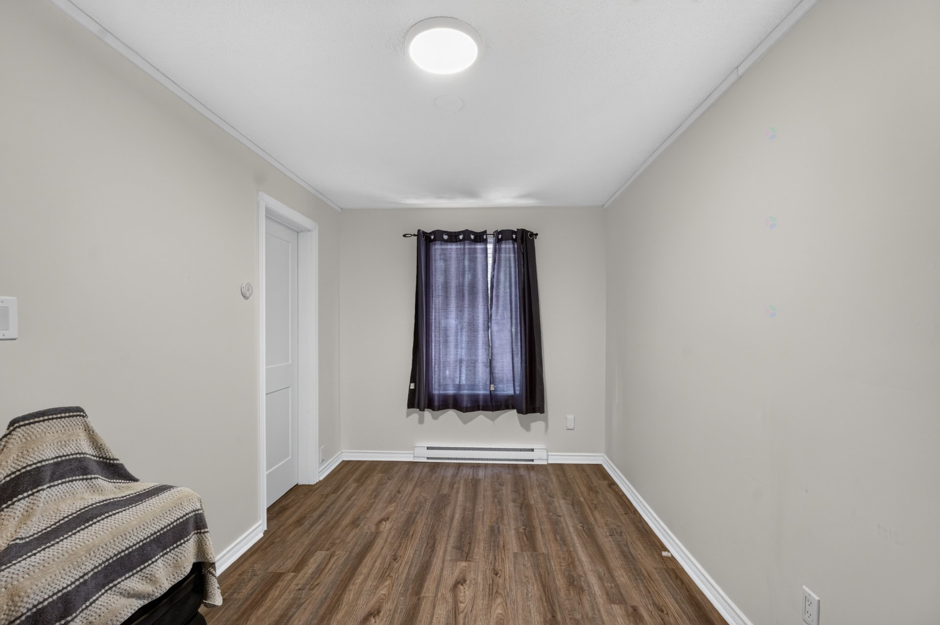 Apt 1
