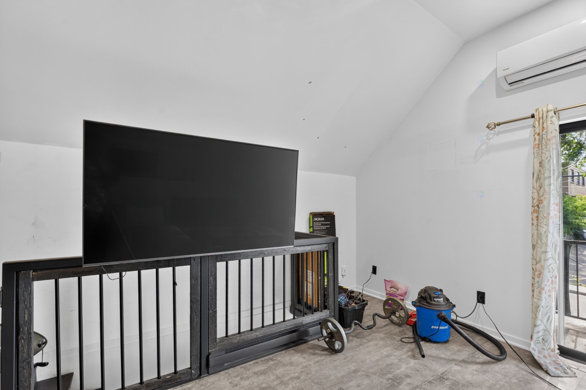 Apt 2